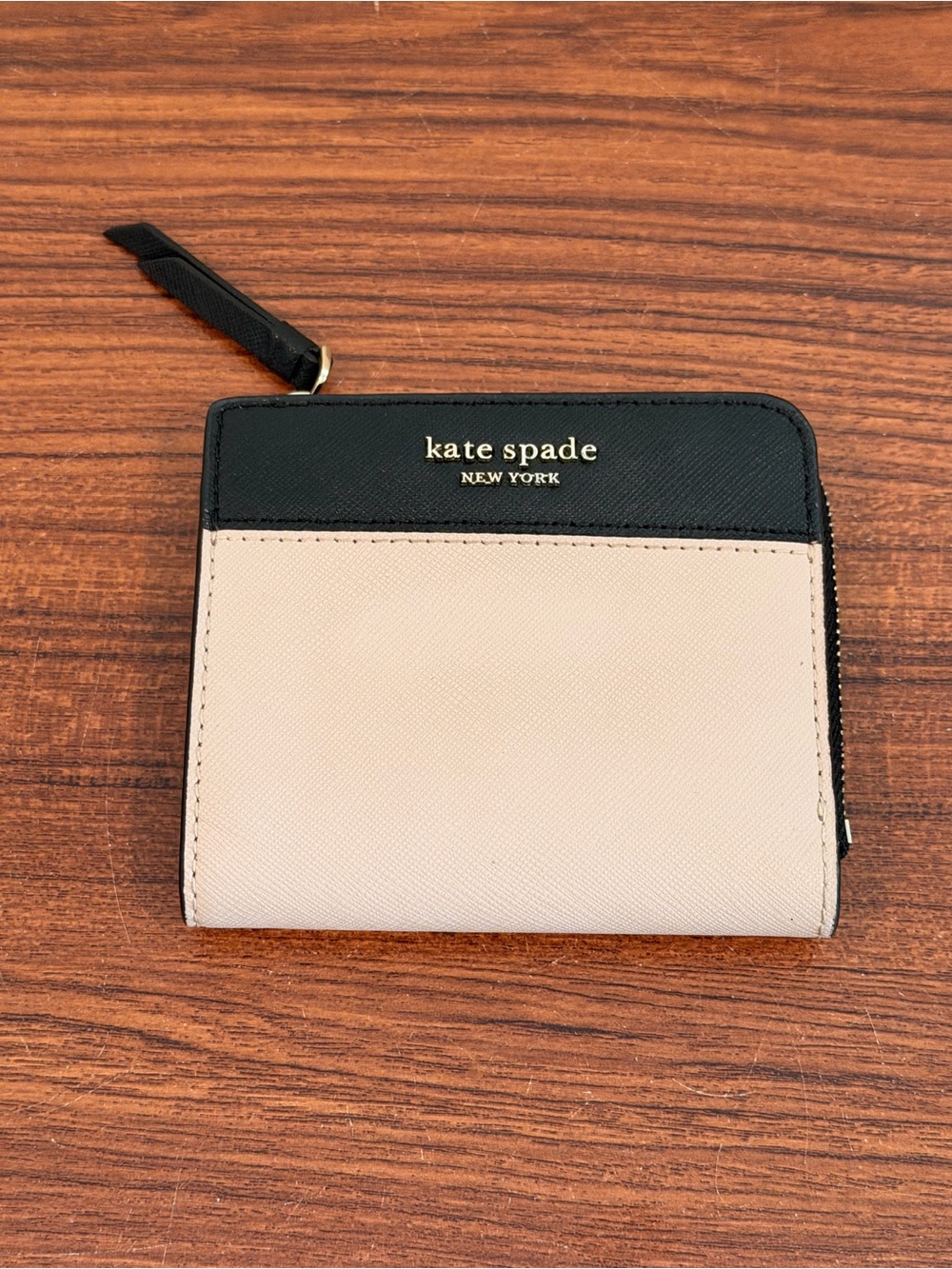 kate spade Two-Tone Black and Cream Zip Around Card Wallet